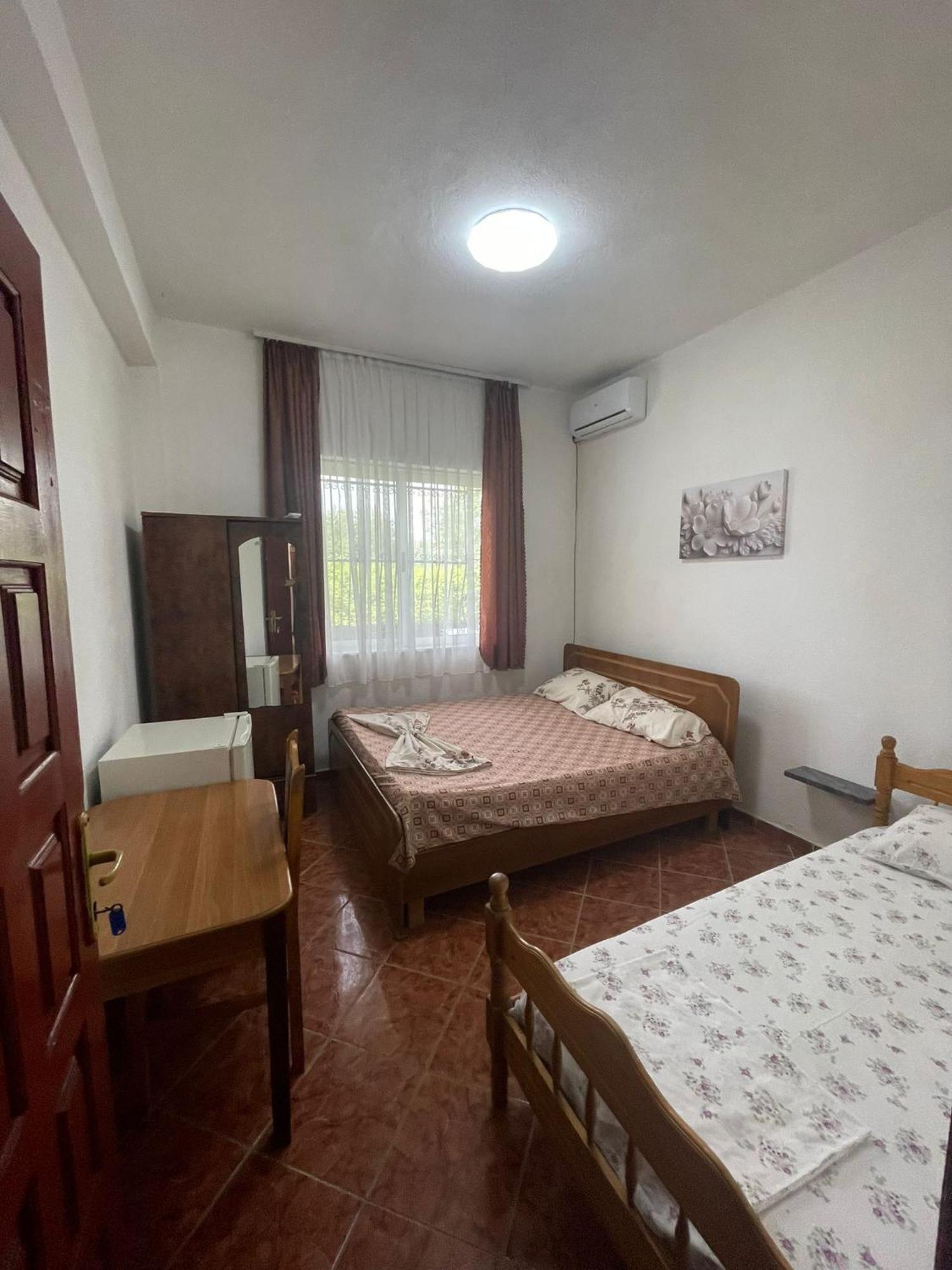 Privatunterkunft Ilirida-swimming Pool & Garden View For Rent Durrës