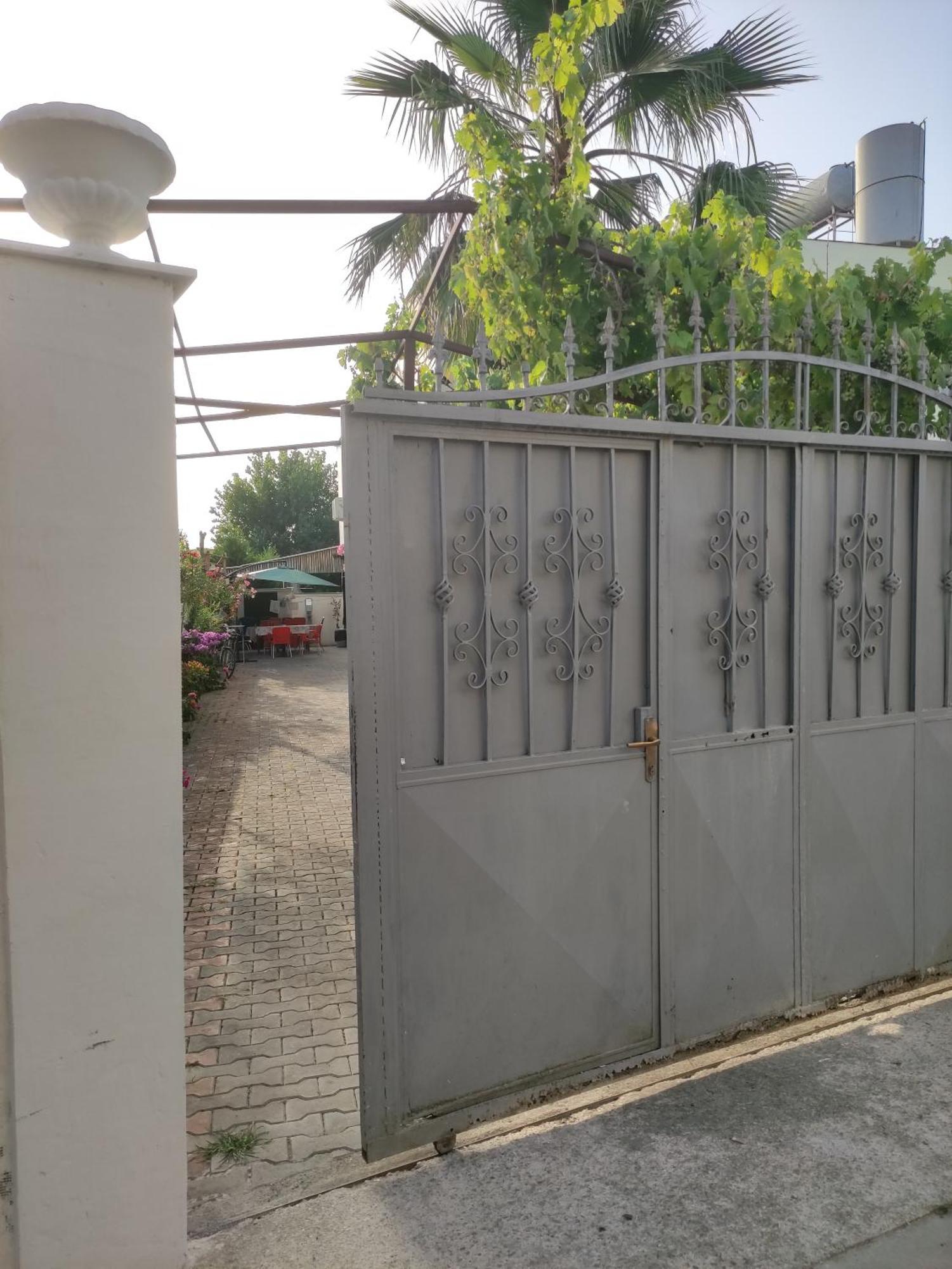 Ilirida-swimming Pool & Garden View For Rent Durrës