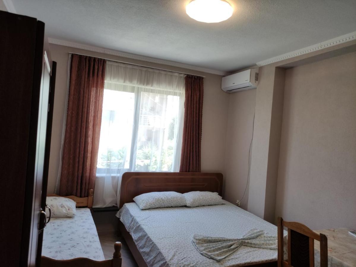 Ilirida-swimming Pool & Garden View For Rent Alloggio in famiglia Durrës
